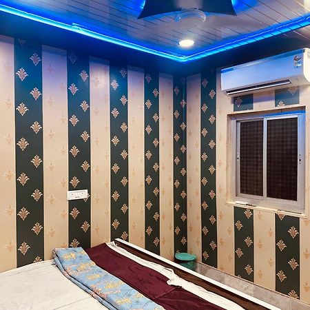 Hotel Raju Homestay Ayodhya 150 Meters From Shree Ram Janmbhoomi Temple 200 Meters From Ayodhya Dham Railway Station Zewnętrze zdjęcie