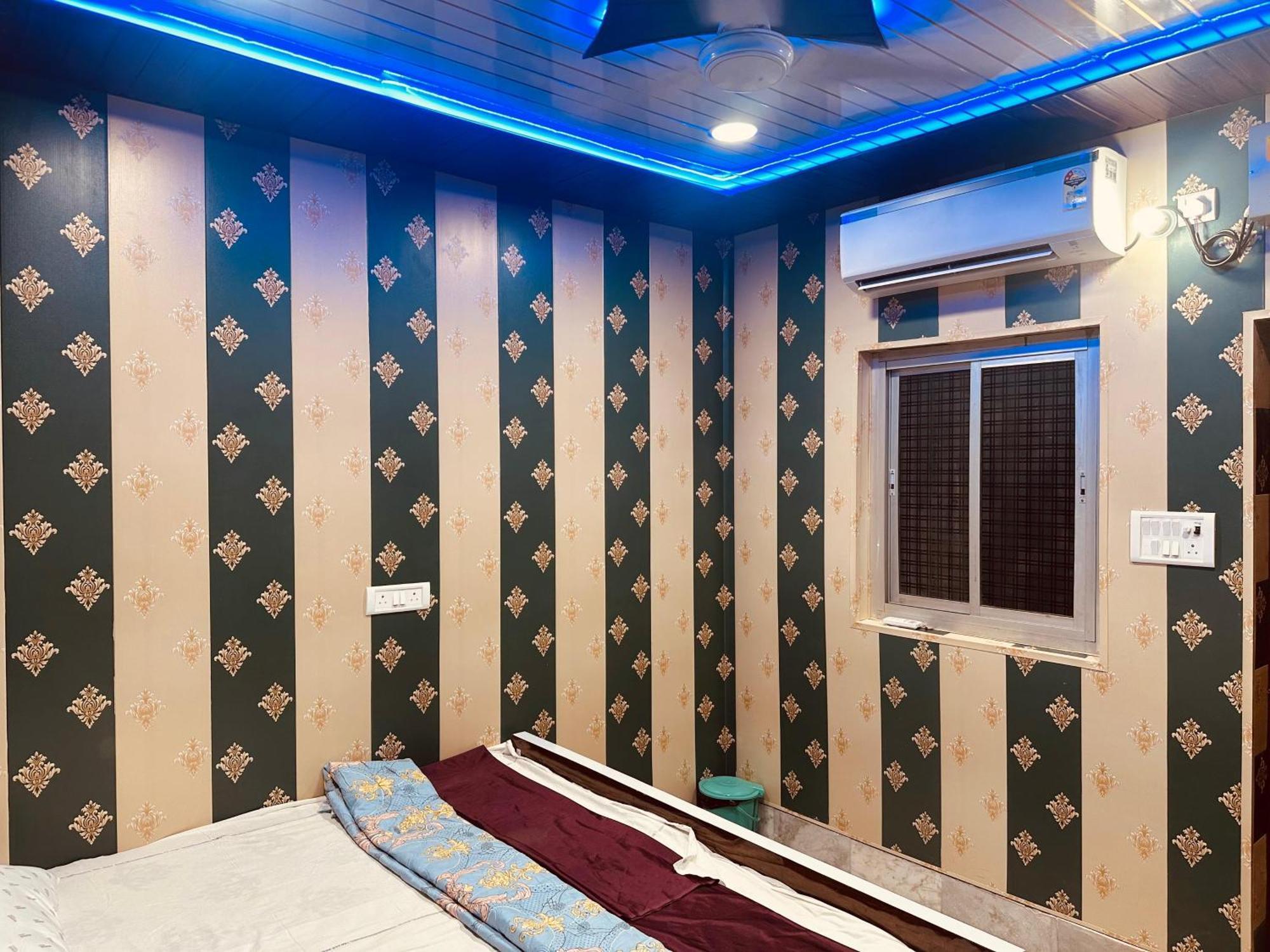 Hotel Raju Homestay Ayodhya 150 Meters From Shree Ram Janmbhoomi Temple 200 Meters From Ayodhya Dham Railway Station Zewnętrze zdjęcie