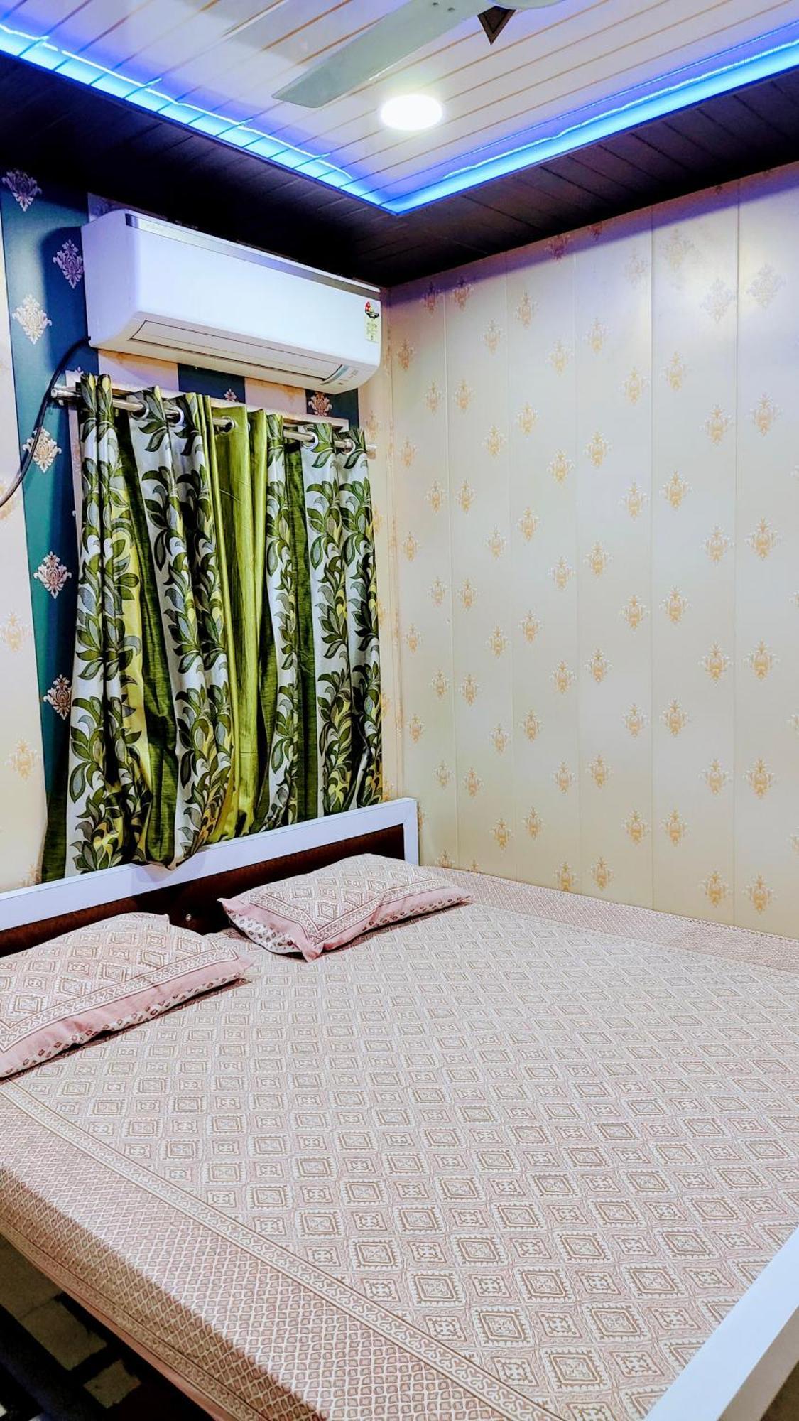 Hotel Raju Homestay Ayodhya 150 Meters From Shree Ram Janmbhoomi Temple 200 Meters From Ayodhya Dham Railway Station Zewnętrze zdjęcie