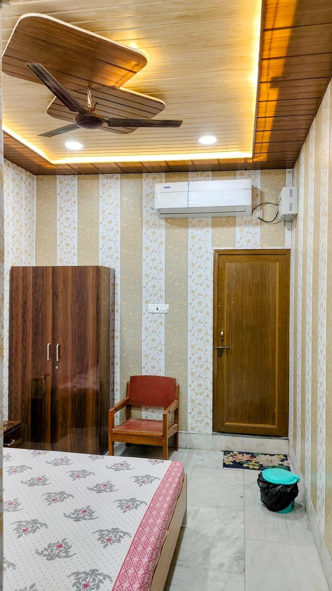 Hotel Raju Homestay Ayodhya 150 Meters From Shree Ram Janmbhoomi Temple 200 Meters From Ayodhya Dham Railway Station Zewnętrze zdjęcie