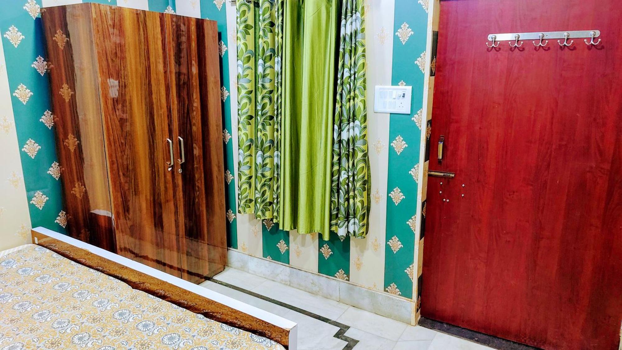 Hotel Raju Homestay Ayodhya 150 Meters From Shree Ram Janmbhoomi Temple 200 Meters From Ayodhya Dham Railway Station Zewnętrze zdjęcie