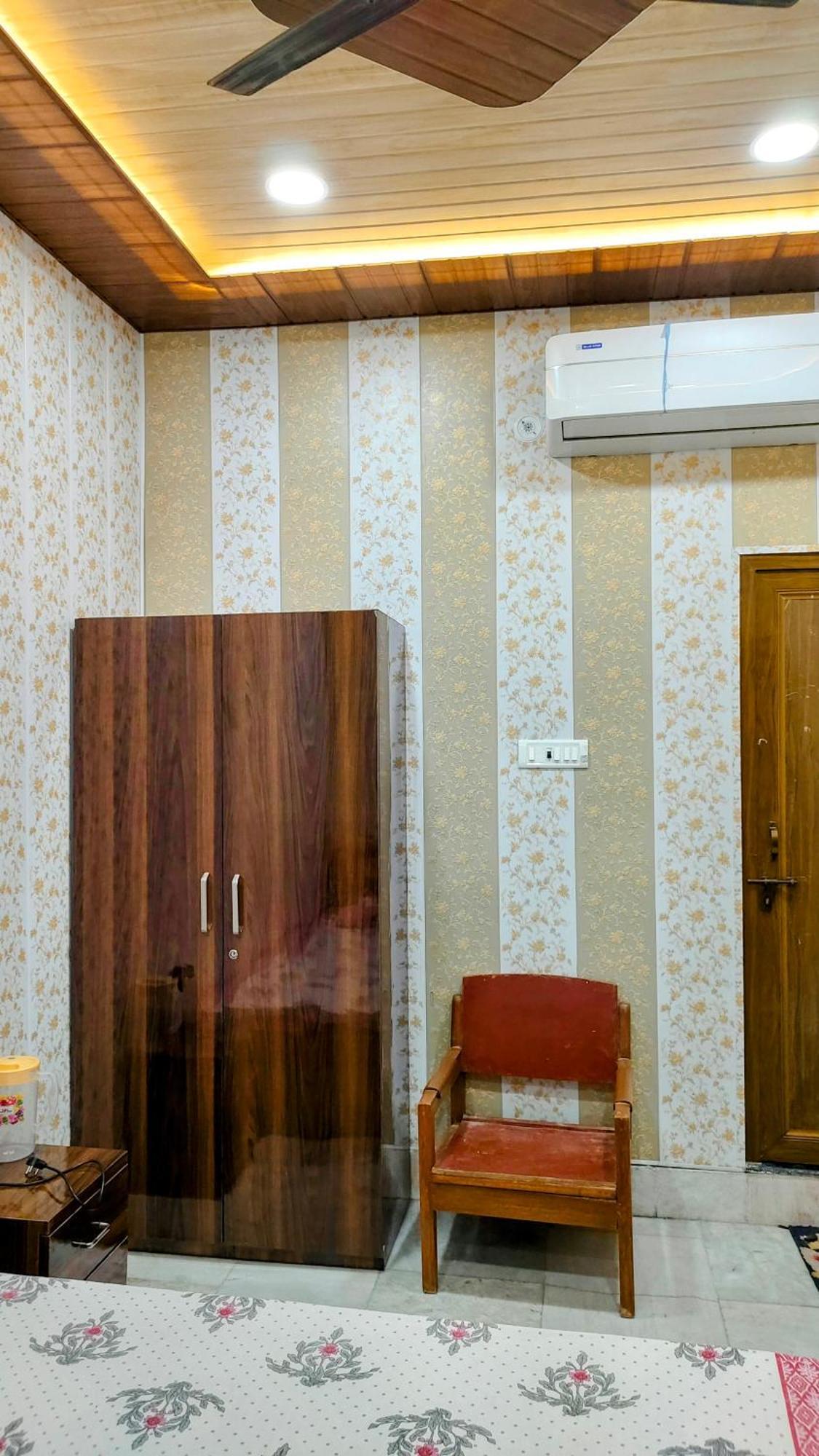 Hotel Raju Homestay Ayodhya 150 Meters From Shree Ram Janmbhoomi Temple 200 Meters From Ayodhya Dham Railway Station Zewnętrze zdjęcie