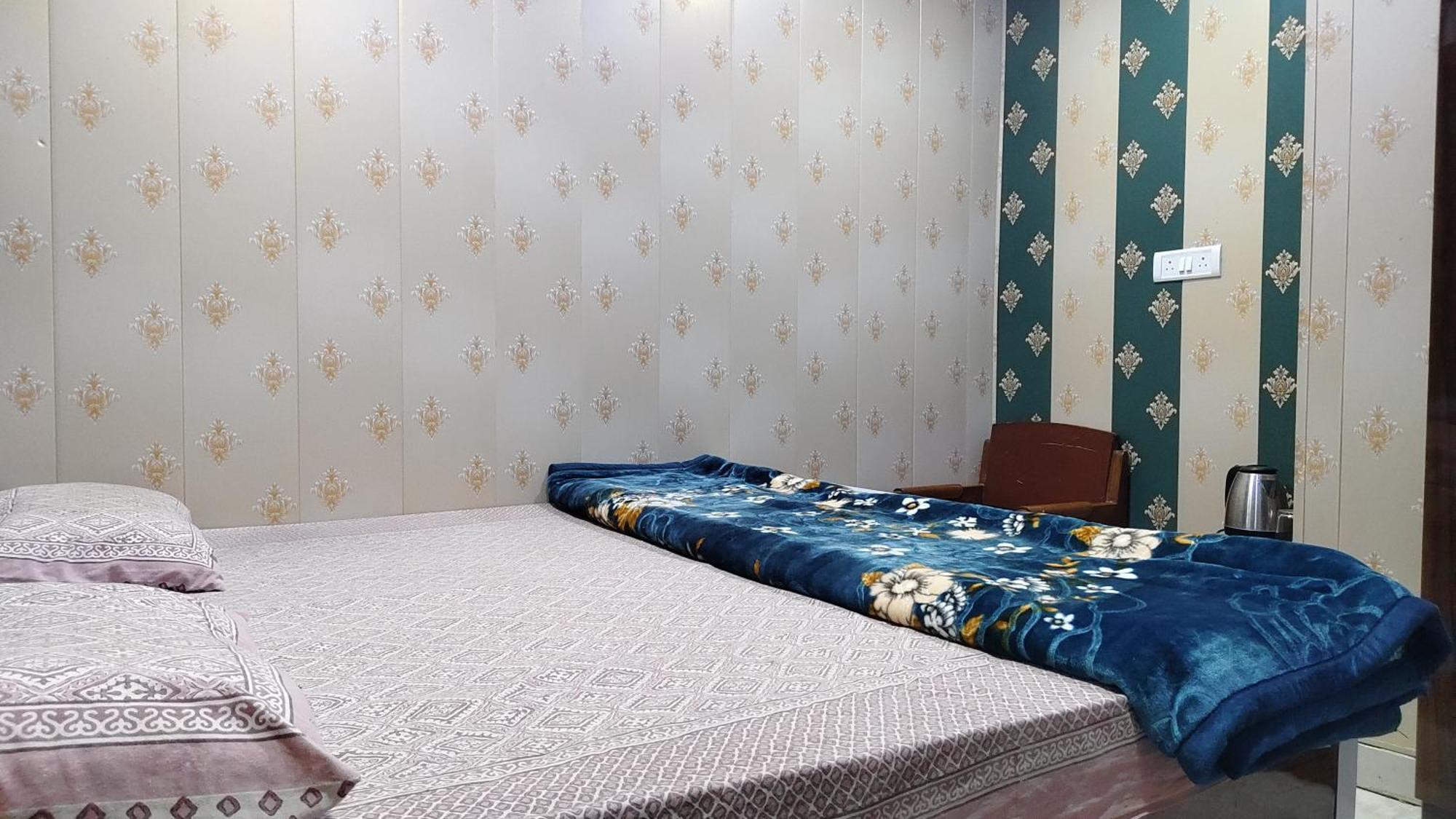 Hotel Raju Homestay Ayodhya 150 Meters From Shree Ram Janmbhoomi Temple 200 Meters From Ayodhya Dham Railway Station Zewnętrze zdjęcie