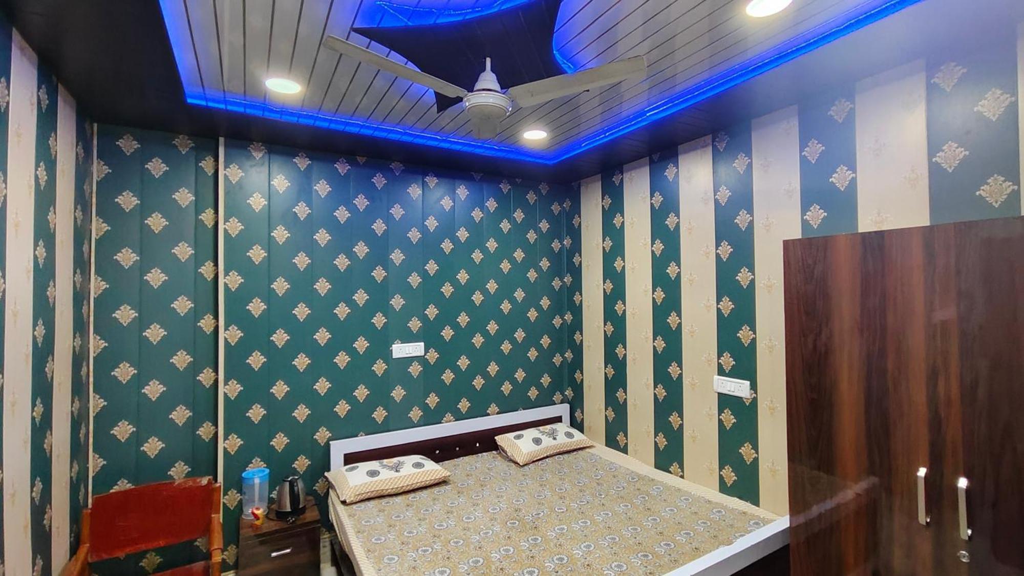 Hotel Raju Homestay Ayodhya 150 Meters From Shree Ram Janmbhoomi Temple 200 Meters From Ayodhya Dham Railway Station Zewnętrze zdjęcie