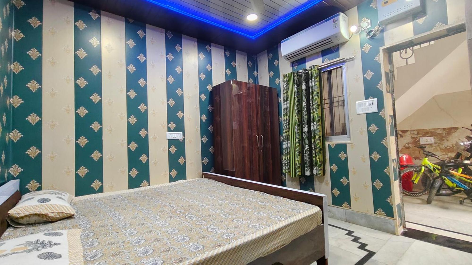 Hotel Raju Homestay Ayodhya 150 Meters From Shree Ram Janmbhoomi Temple 200 Meters From Ayodhya Dham Railway Station Zewnętrze zdjęcie
