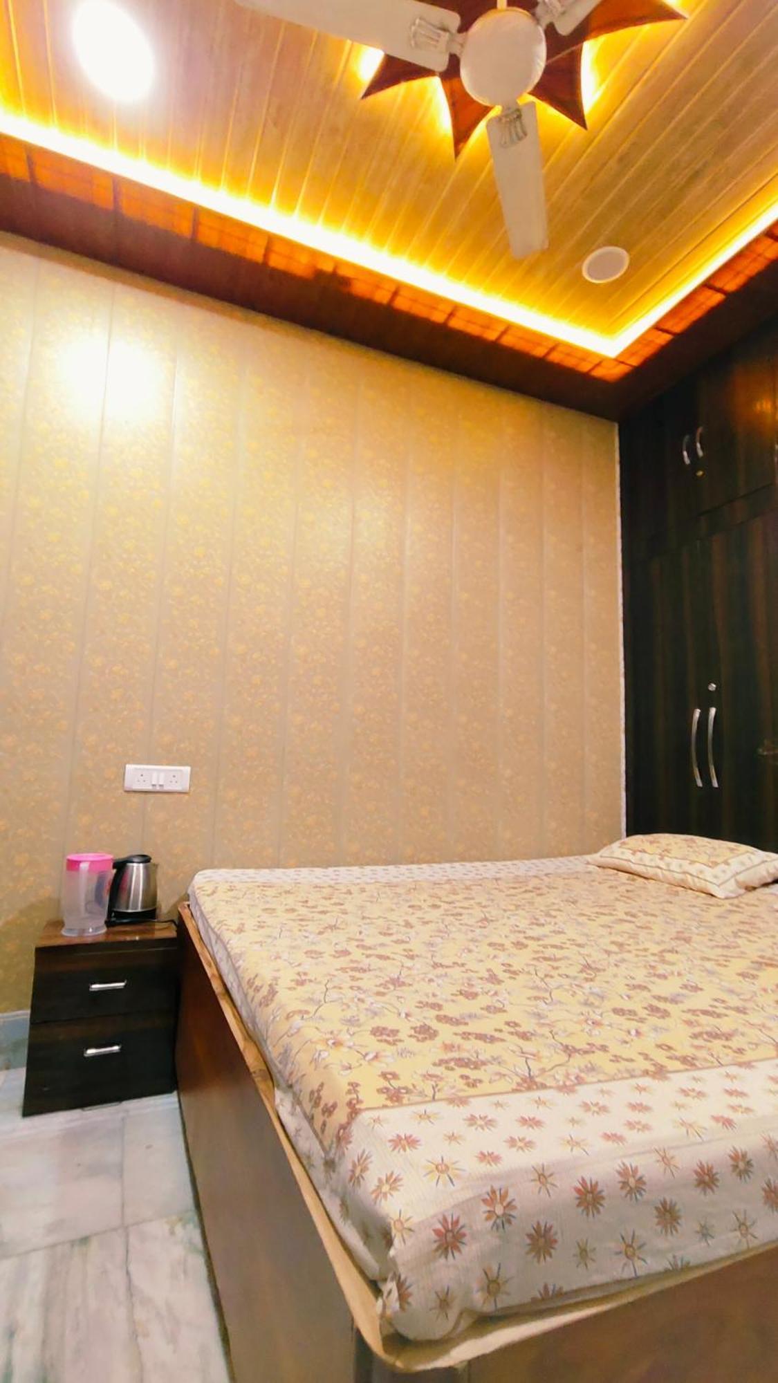 Hotel Raju Homestay Ayodhya 150 Meters From Shree Ram Janmbhoomi Temple 200 Meters From Ayodhya Dham Railway Station Zewnętrze zdjęcie