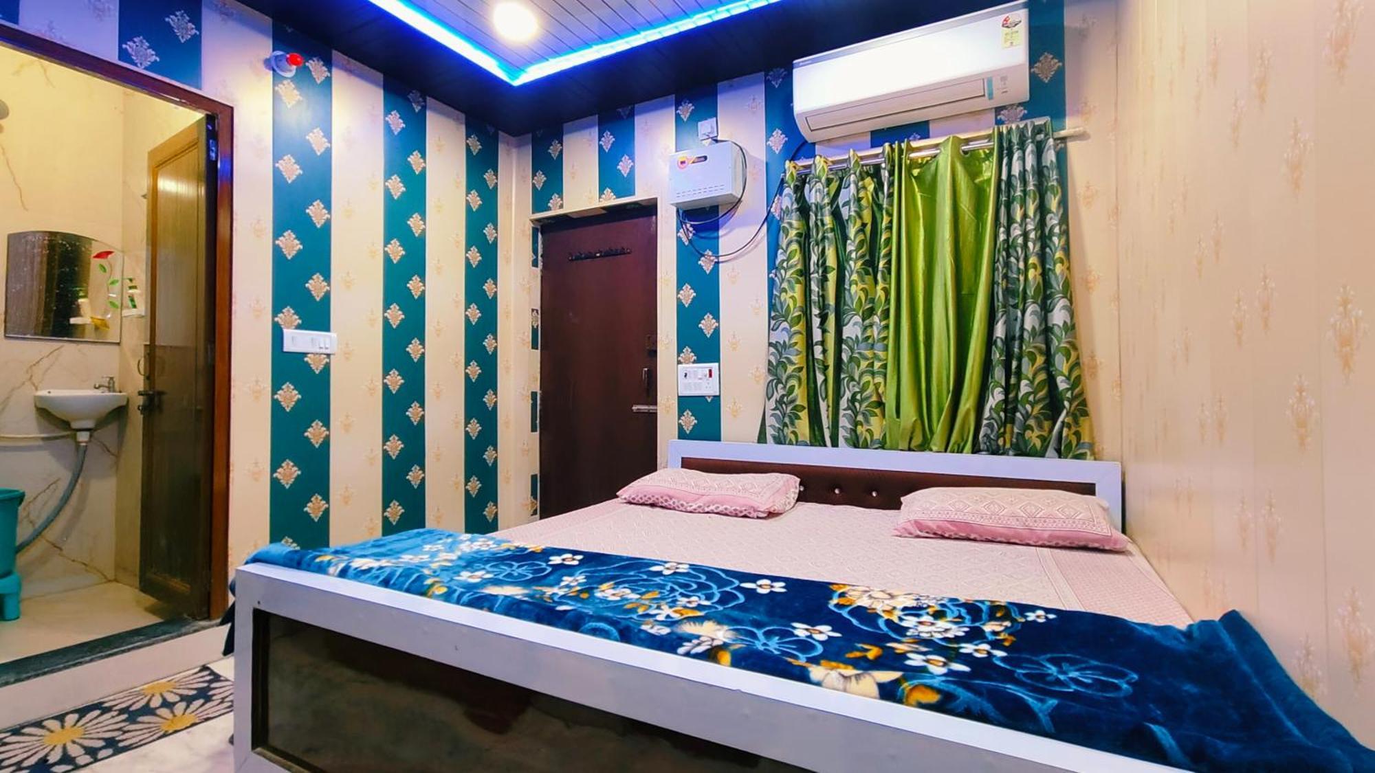 Hotel Raju Homestay Ayodhya 150 Meters From Shree Ram Janmbhoomi Temple 200 Meters From Ayodhya Dham Railway Station Zewnętrze zdjęcie